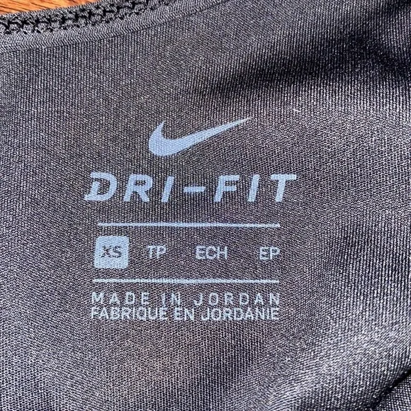 Black Nike criss cross back size XS​​ - Picture 4 of 4